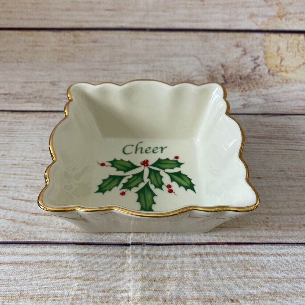 Lenox Holiday Square Fluted Dish - Cheer‎ 4.25" Gold Trimmed Rim Christmas